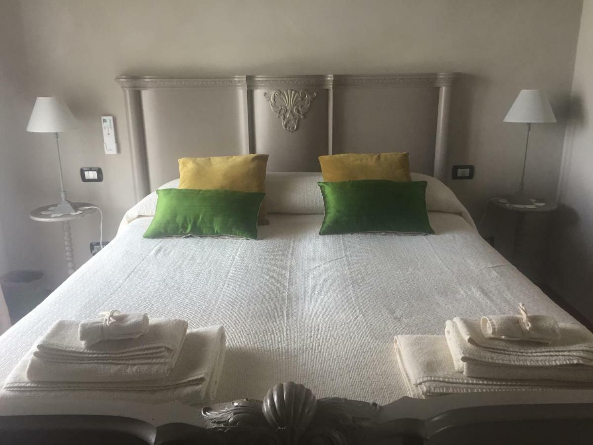 Bed and Breakfast I Grappoli Divini Viarigi Esterno foto